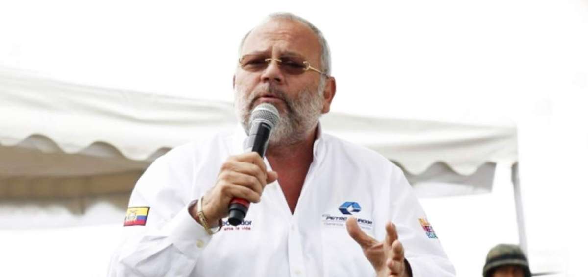 Carlos Pareja Yannuzzelli, ministro de Hidrocarburos