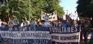 A 40 a&ntilde;os de la 'Noche del Apag&oacute;n', juje&ntilde;os marcharon para pedir la liberaci&oacute;n de Milagro Sala