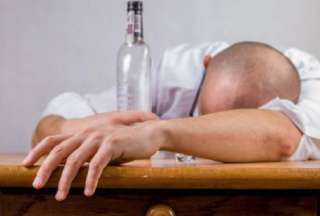 Ministerio de Salud mantiene vigilancia activa frente a nuevos casos por intoxicación por licor adulterado