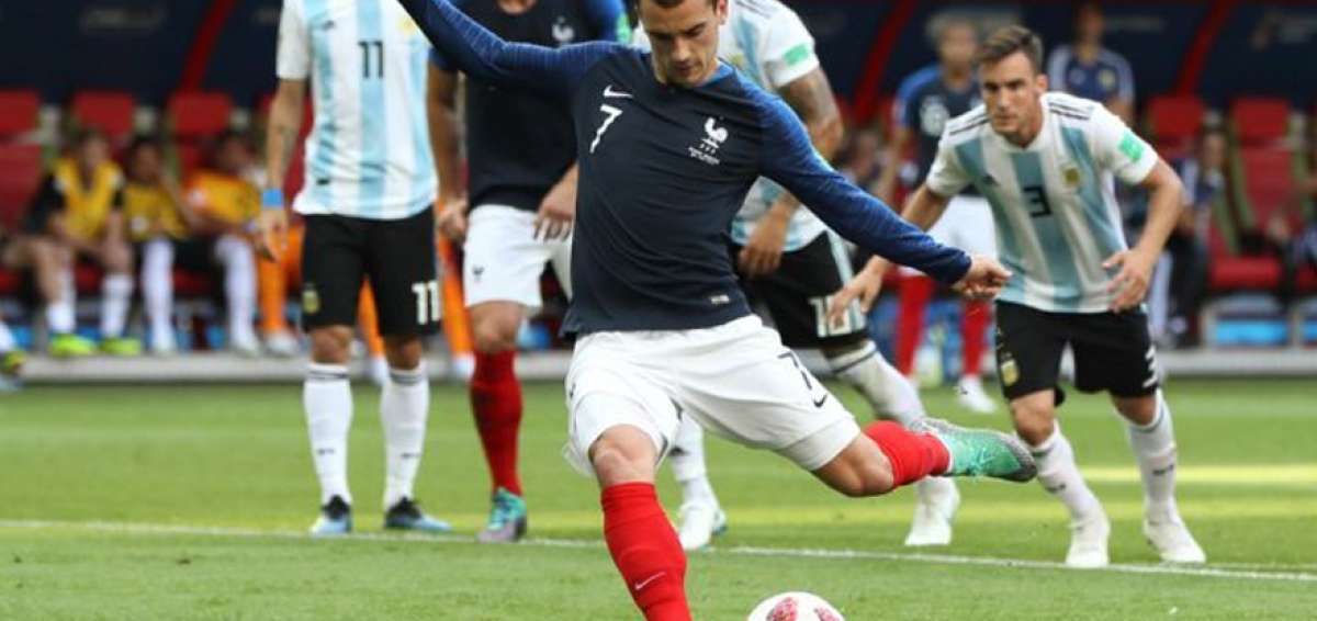 Francia fijar&aacute; su ofensiva en el juego a bal&oacute;n parado