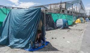 Cientos de fan&aacute;ticos ya acampan en los exteriores del Parque Bicentenario a la espera del concierto de este domingo. FOTO: Miguel Jim&eacute;nez/El Tel&eacute;grafo 