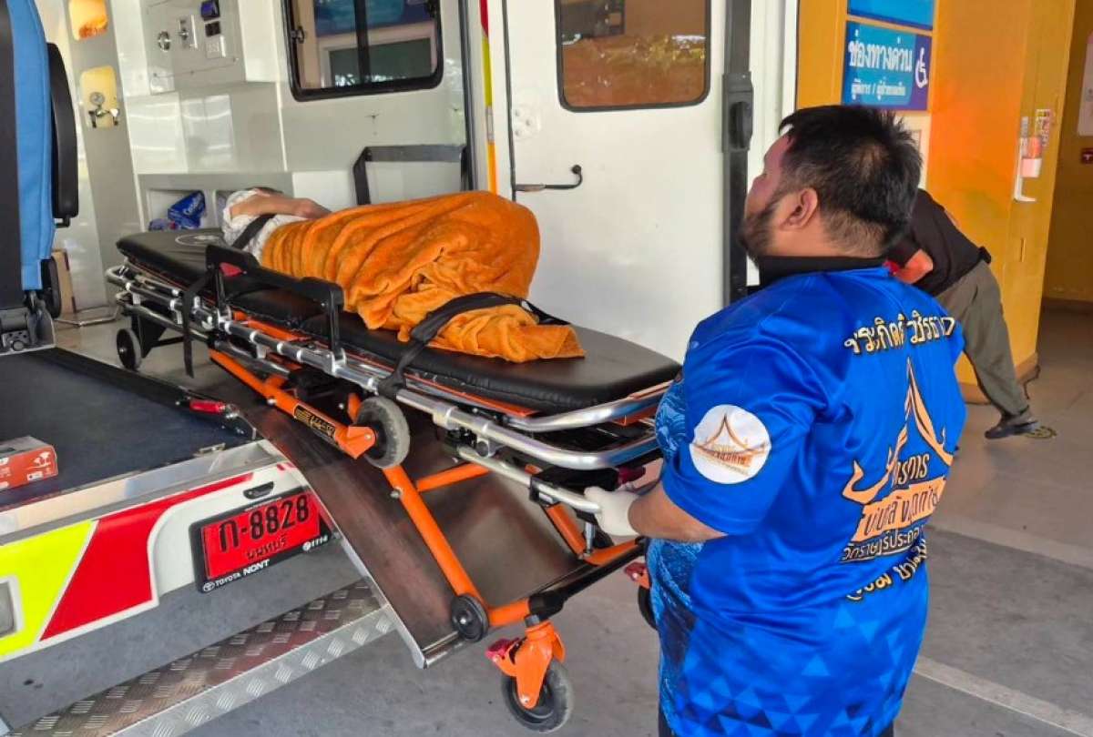 Imágenes del momento en el que la señora fue descubierta con vida en el templo Wat Rat Prakongtha, en la provincia de Nonthaburi, Tailandia.