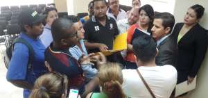 Una decena de perjudicados lleg&oacute; a la rueda de prensa ofrecida ayer por las autoridades para conocer c&oacute;mo se realizar&aacute; la devoluci&oacute;n.