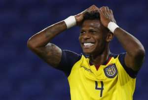 Robert Arboleda dio positivo por COVID-19; futbolista desmiente informaci&oacute;n