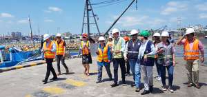 En el marco de las sesiones de seguimiento por el cr&eacute;dito de $ 24,5 millones, un equipo del Banco Mundial recorri&oacute; el puerto de Manta. 