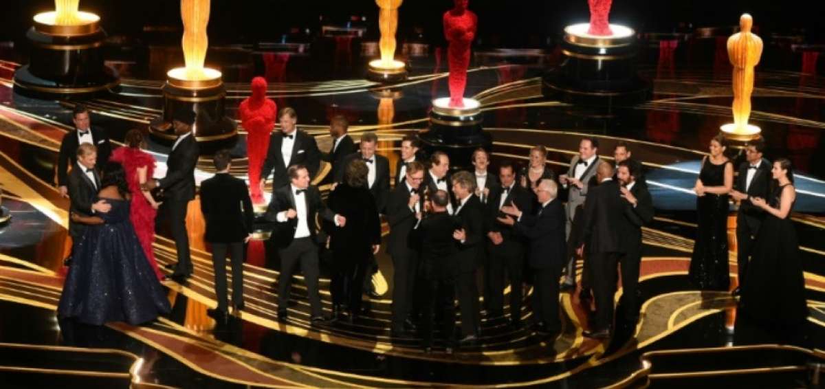 Todo el equipo de "Green Book" subi&oacute; al escenario para celebrar su galard&oacute;n como mejor pel&iacute;cula.