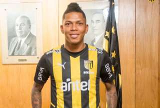 Billy Arce fue presentado como refuerzo en el Peñarol