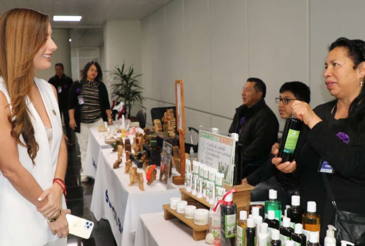 “Tejiendo redes para un futuro sostenible”: Encuentro de Economía Popular y Solidaria se lleva a cabo en Quito.