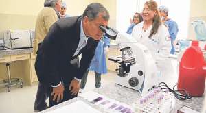 El presidente Rafael Correa inaugur&oacute; un nuevo centro de salud tipo C en Quito, junto a otra estructura en el hospital Pablo Arturo Su&aacute;rez. Foto: Cortes&iacute;a / Presidencia de la Rep&uacute;blica
