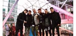 De izquierda a derecha: Christopher, Erick, Maluma, Zabdiel, Roichard y Joel.