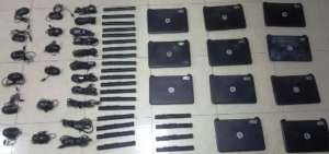 La evidencia recuperada: 11 computadoras port&aacute;tiles, 23 bater&iacute;as, 11 cargadores y 12 ratones.