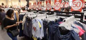 En Rebaja Moda (RM), en City Mall, las promociones se prolongan hasta el 1 de diciembre. Las mujeres son las m&aacute;s impulsivas a la hora de comprar.