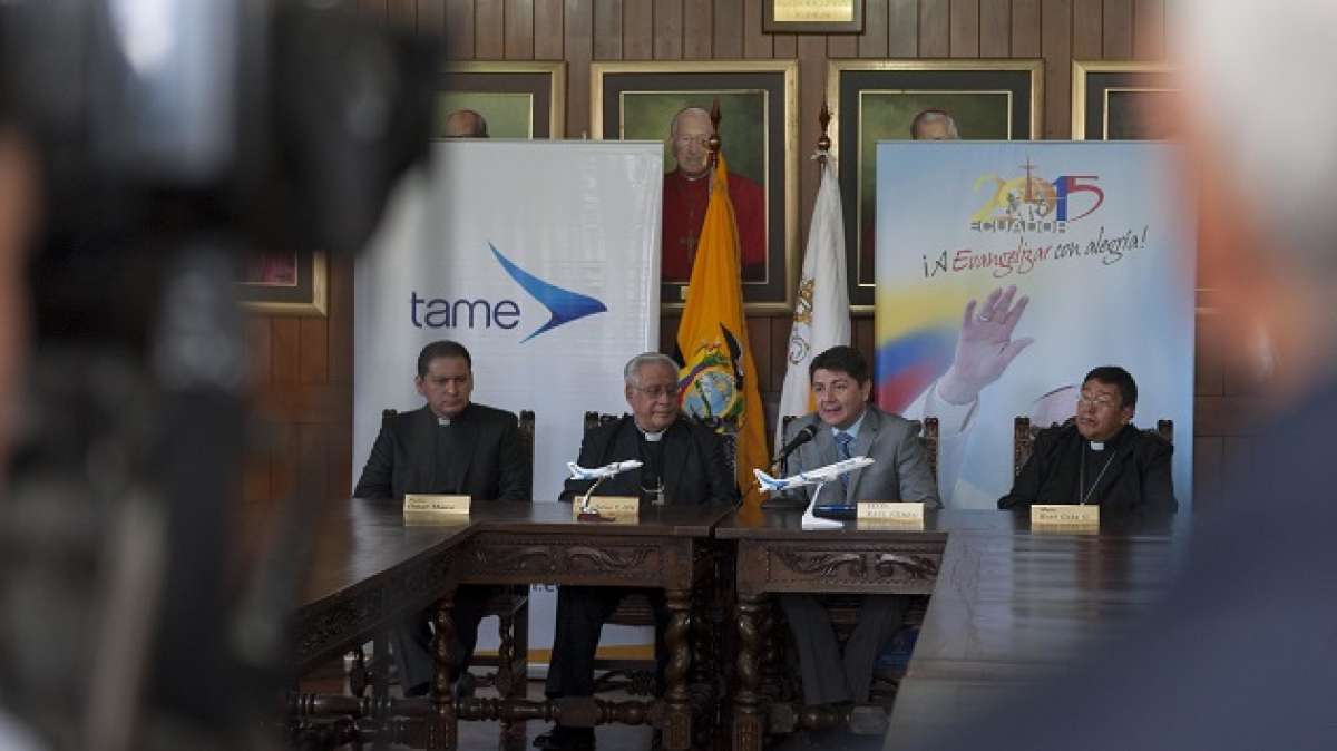 Autoridades de Tame dispondr&aacute; de vuelos para representantes de la Iglesia. Foto: Miguel Jim&eacute;nez / EL TEL&Eacute;GRAFO