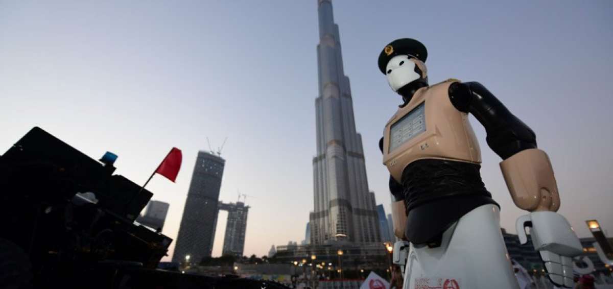 Dub&aacute;i ya tiene su primer robot polic&iacute;a