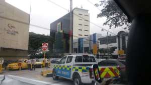 La camioneta de la ATM (foto) fue recuperada en el sector de Los Vergeles, norte de Guayaquil.