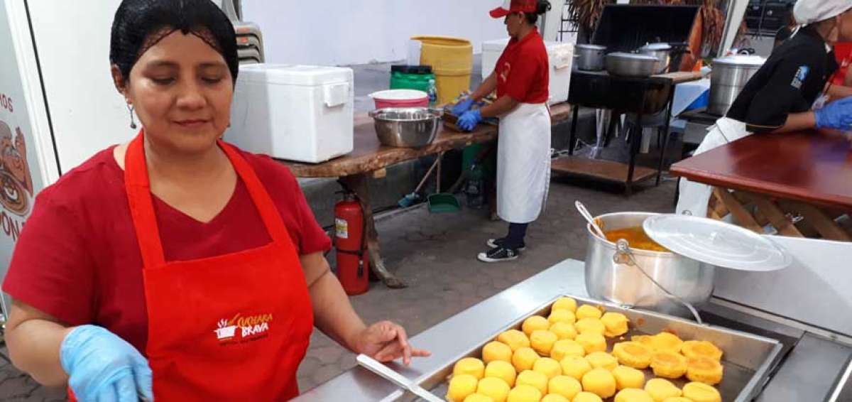 Los llapingachos de Don P&iacute;o, un local de tres d&eacute;cadas de antig&uuml;edad, que lleva el nombre del padre del propietario, fue uno de los platos m&aacute;s solicitados en el encuentro debido a la salsa de man&iacute; que se utiliza como acompa&ntilde;amiento.