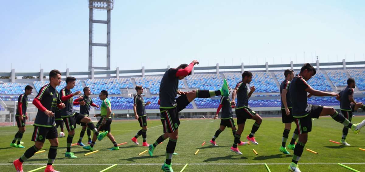 Los seleccionados mexicanos se entrenaron en el complejo deportivo de Hanbat, antes del primer partido de la competici&oacute;n contra Vanuatu.