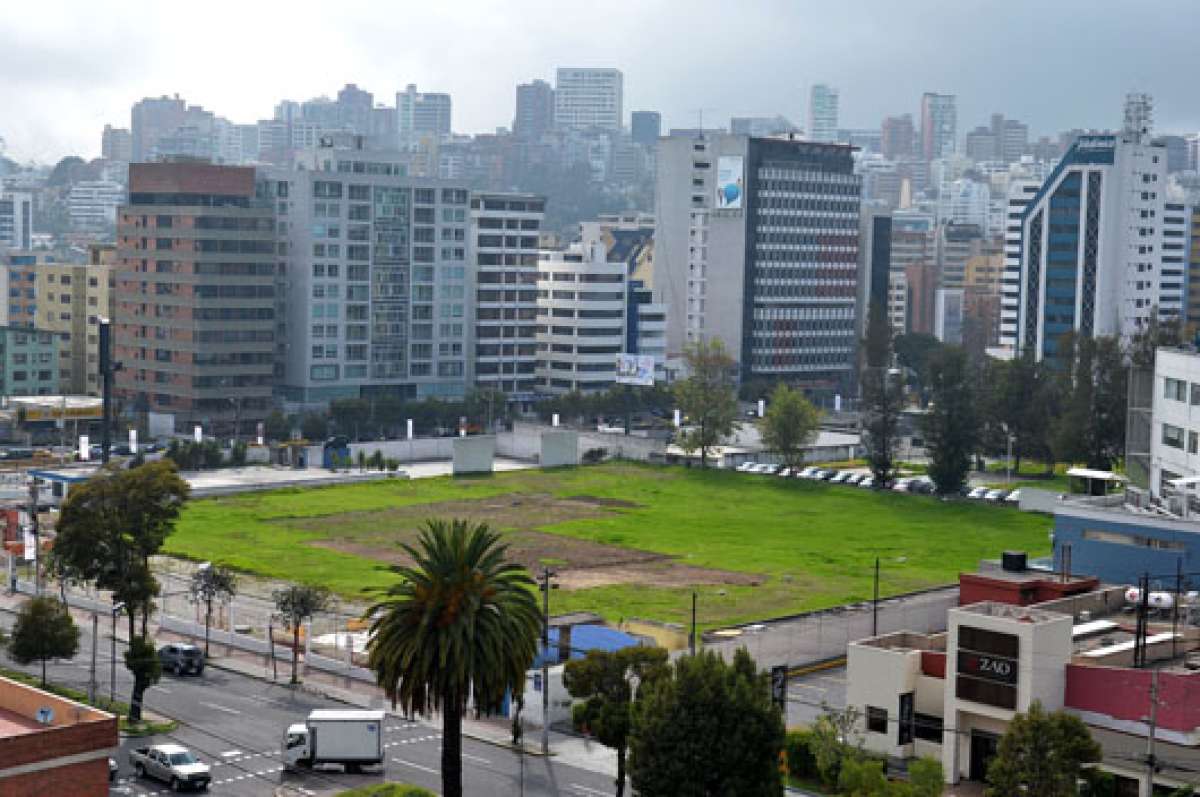 En el sector de la Av. Amazonas y la calle Pereira se construir&iacute;a la Plataforma de Gesti&oacute;n Financiera que aglutinar&aacute; a 6 instituciones. Foto: Archivo / El Tel&eacute;grafo