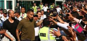 Guerrero llega a Lima y critica a la Federaci&oacute;n Peruana de F&uacute;tbol