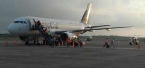 Un vuelo desde Quito reinici&oacute; las operaciones en el aeropuerto de Manta