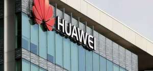 Catedr&aacute;tico ecuatoriano destaca capacidad de Huawei para reinventarse