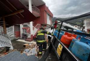 Un camión se impactó contra una vivienda en Quito