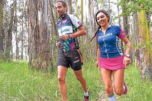 Mart&iacute;n y Sandra entrenan para el Patagonia Run en el Parque Metropolitano de Quito. Foto: Fernando Sandoval |  El Tel&eacute;grafo.