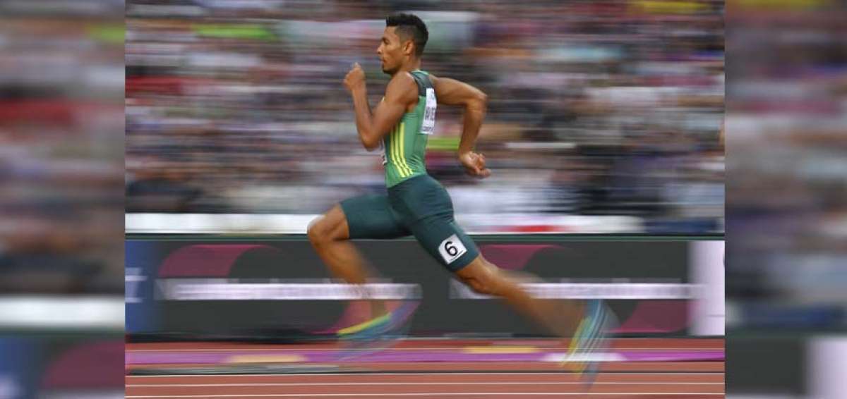 Van Niekerk, el nuevo Bolt, sigue firme en su b&uacute;squeda del doblete