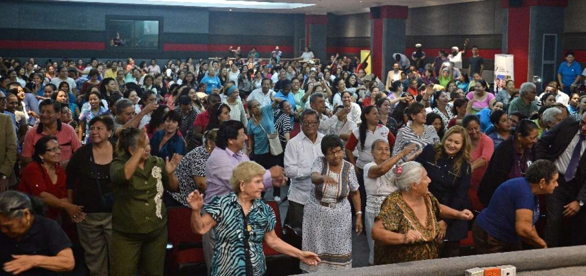 La firma de los acuerdos se desarroll&oacute; en el auditorio de la Corte Provincial de Justicia, en Guayaquil. Asistieron adultos mayores y personas con discapacidad. 