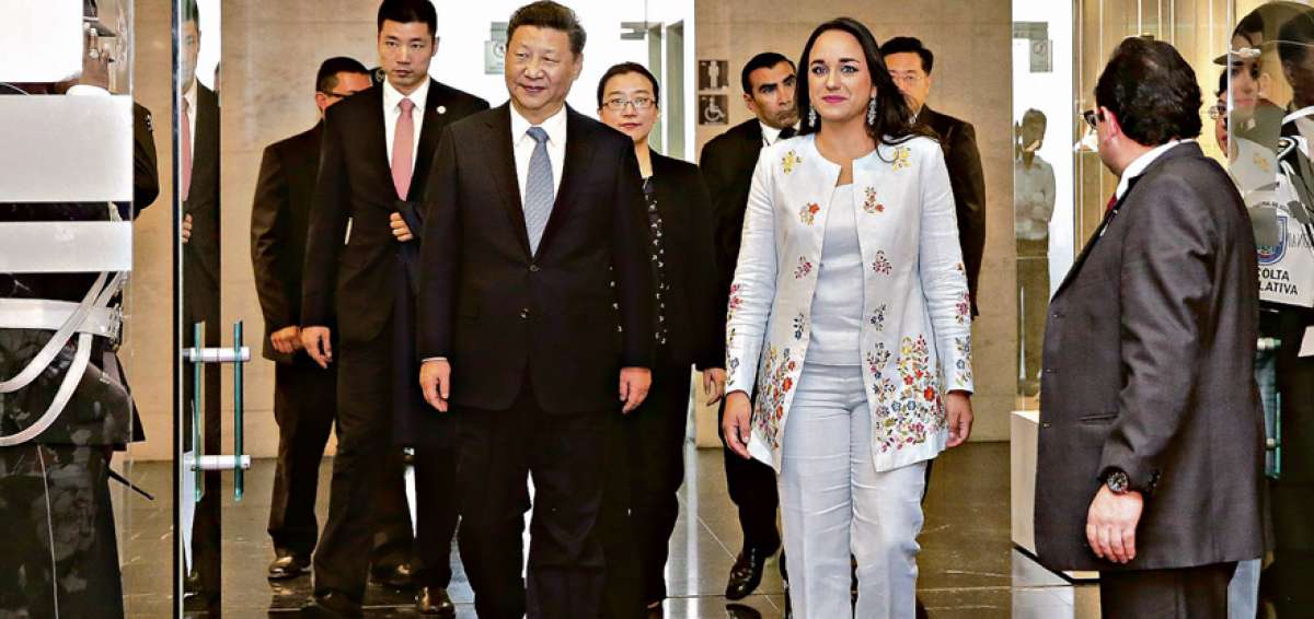 Ayer, Xi Jinping visit&oacute; la Asamblea Nacional y se reuni&oacute; con la titular de la Legislatura, Gabriela Rivadeneira.
