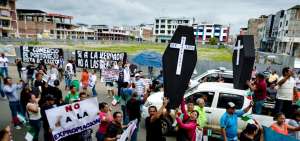 Comerciantes de Portoviejo marcharon por las calles c&eacute;ntricas de la capital manabita el pasado 1 de marzo.