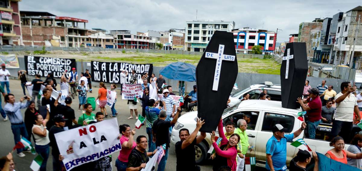 Comerciantes de Portoviejo marcharon por las calles c&eacute;ntricas de la capital manabita el pasado 1 de marzo.