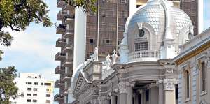 La empresa Ingersa tiene su sede en el piso 11 del edificio Valra, ubicado frente al Municipio de Guayaquil. Foto: Eduardo Escobar / El Tel&eacute;grafo