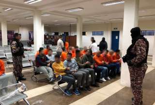 297 presos fueron trasladados desde Quito a Latacunga