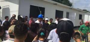 El presidente Rafael Correa recorri&oacute; las zonas afectadas en Muisne, por la r&eacute;plica del pasado domingo.