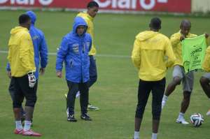 Reinaldo Rueda (centro) en  la pr&aacute;ctica en la Casa de la Selecci&oacute;n previo el viaje a Londres. Foto: Marco Salgado