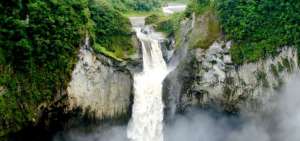 La cascada de San Rafael est&aacute; ubicada en el cant&oacute;n El Chaco, provincia de Sucumb&iacute;os.