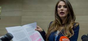 La asamble&iacute;sta por la provincia de Tungurahua de CREO, Ana Galarza, durante una de sus intervenciones en el hemiciclo legislativo.