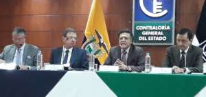 El contralor Pablo Celi durante la presentaci&oacute;n.