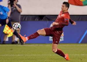 La presencia de Cristiano Ronaldo en el Mundial estuvo en riesgo debido a una lesi&oacute;n en su muslo izquierdo. Foto: EFE
