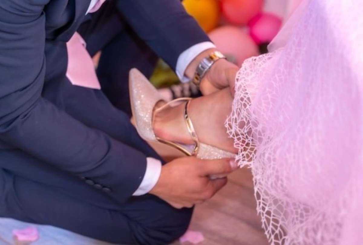 El momento en que la joven interrumpe el vals para abrazar a su padre biol&oacute;gico se volvi&oacute; viral.