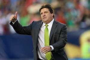 El entrenador mexicano Miguel Herrera gan&oacute; la Copa de Oro con la selecci&oacute;n. FOTO: AFP