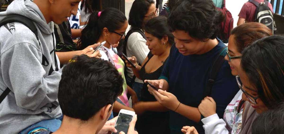 Especialmente entre los j&oacute;venes est&aacute; generalizado el uso y creaci&oacute;n de nuevas expresiones, para facilitar y abreviar la comunicaci&oacute;n por medios digitales.