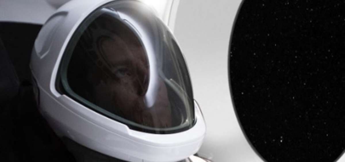 Elon Musk exhibi&oacute; su traje espacial