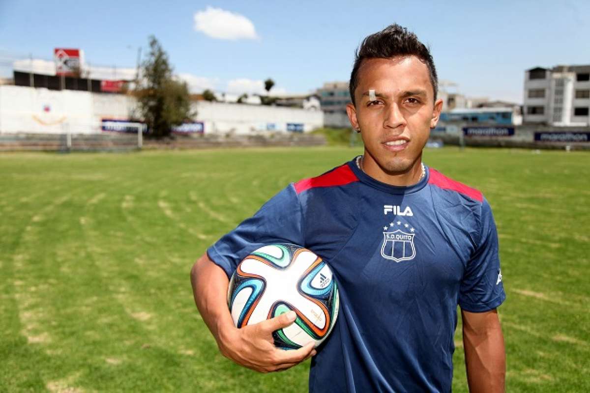 &Eacute;dison Vega, capit&aacute;n del Quito, denunci&oacute; que tambi&eacute;n existieron agresiones a algunos familiares de los jugadores. Foto: Archivo.