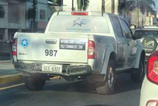 En Guayaquil circula una camioneta con logotipo falso del Municipio