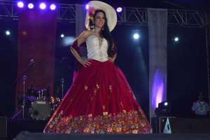 La Miss Ecuador 2015 lucir&aacute; traje t&iacute;pico inspirado en la Chola Cuencana