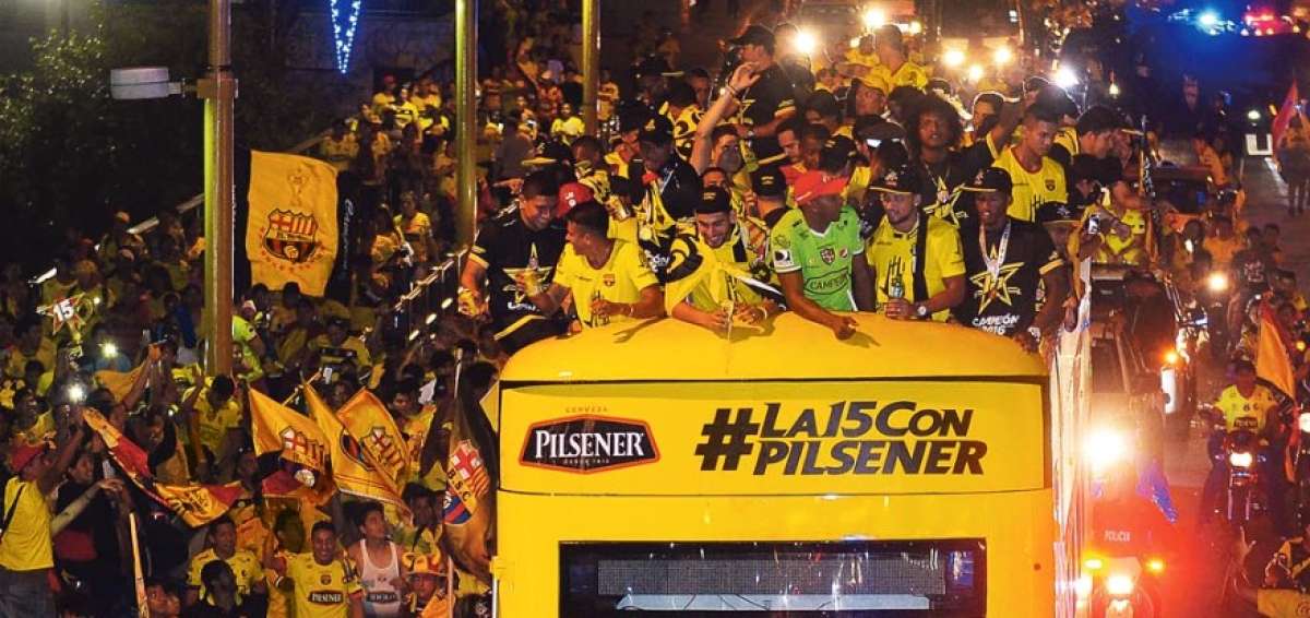 El '&Iacute;dolo' celebr&oacute; por las calles de Guayaquil