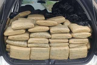 La droga era transportada en un vehículo intervenido por la Policía en Santo Domingo de los Tsáchilas.
