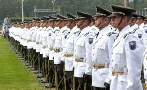 369 nuevos oficiales se incorporaron ayer a las filas de la instituci&oacute;n policial en Quito. FOTO: JOHN GUEVARA 